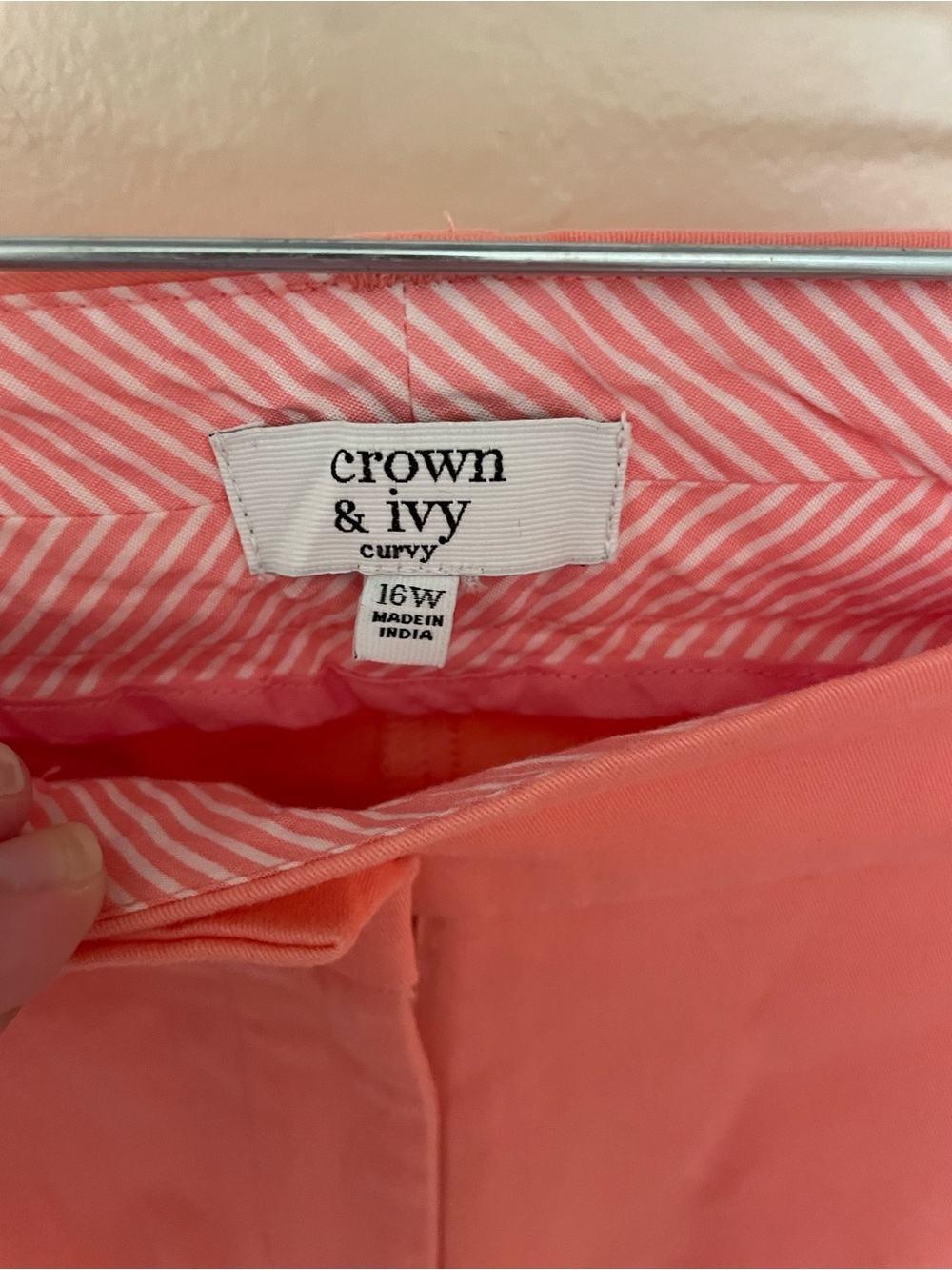 ✨NWT Crown & Ivy Shorts Size 16W - Picture 6 of 10